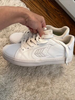 Cariuma SALVAS White Leather Sneaker